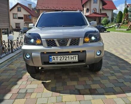 Сірий Ніссан ІксТрейл, об'ємом двигуна 2 л та пробігом 270 тис. км за 8599 $, фото 5 на Automoto.ua