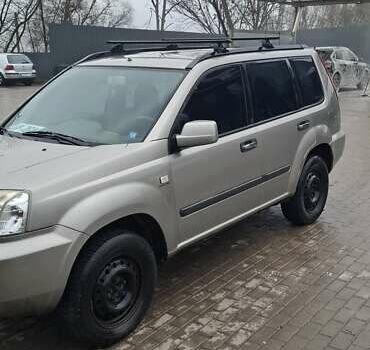 Сірий Ніссан ІксТрейл, об'ємом двигуна 2.2 л та пробігом 327 тис. км за 3071 $, фото 6 на Automoto.ua