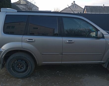 Серый Ниссан ИксТрейл, объемом двигателя 2.2 л и пробегом 340 тыс. км за 6000 $, фото 2 на Automoto.ua