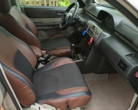 Сірий Ніссан ІксТрейл, об'ємом двигуна 2.2 л та пробігом 300 тис. км за 3799 $, фото 5 на Automoto.ua