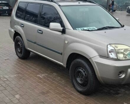 Серый Ниссан ИксТрейл, объемом двигателя 2.2 л и пробегом 327 тыс. км за 3077 $, фото 1 на Automoto.ua