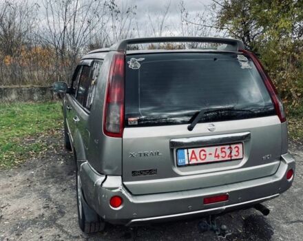 Серый Ниссан ИксТрейл, объемом двигателя 2.2 л и пробегом 298 тыс. км за 3300 $, фото 5 на Automoto.ua