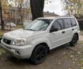 Серый Ниссан ИксТрейл, объемом двигателя 2.2 л и пробегом 350 тыс. км за 3700 $, фото 1 на Automoto.ua