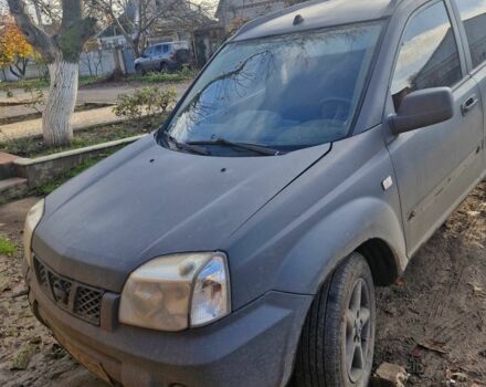 Серый Ниссан ИксТрейл, объемом двигателя 2.2 л и пробегом 307 тыс. км за 3000 $, фото 2 на Automoto.ua