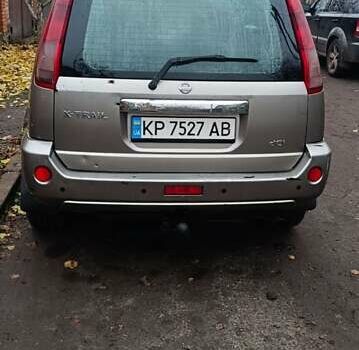 Серый Ниссан ИксТрейл, объемом двигателя 2.2 л и пробегом 230 тыс. км за 3300 $, фото 6 на Automoto.ua