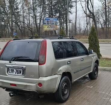 Сірий Ніссан ІксТрейл, об'ємом двигуна 2.2 л та пробігом 327 тис. км за 3071 $, фото 5 на Automoto.ua