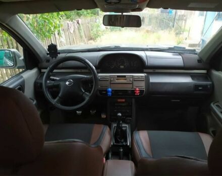 Сірий Ніссан ІксТрейл, об'ємом двигуна 2.2 л та пробігом 300 тис. км за 3799 $, фото 3 на Automoto.ua