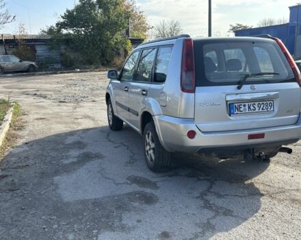 Сірий Ніссан ІксТрейл, об'ємом двигуна 2.2 л та пробігом 343 тис. км за 3900 $, фото 4 на Automoto.ua