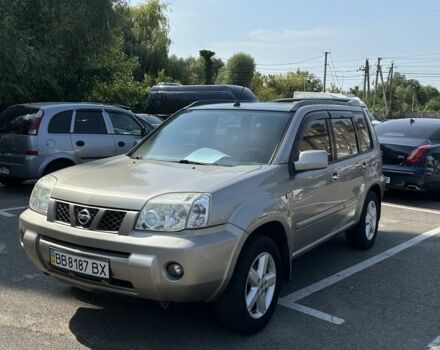 Сірий Ніссан ІксТрейл, об'ємом двигуна 2.5 л та пробігом 300 тис. км за 5500 $, фото 6 на Automoto.ua