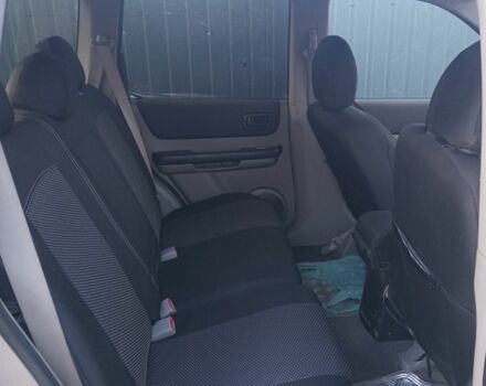 Серый Ниссан ИксТрейл, объемом двигателя 2.2 л и пробегом 340 тыс. км за 6000 $, фото 3 на Automoto.ua