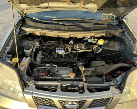 Серый Ниссан ИксТрейл, объемом двигателя 2 л и пробегом 160 тыс. км за 7000 $, фото 6 на Automoto.ua