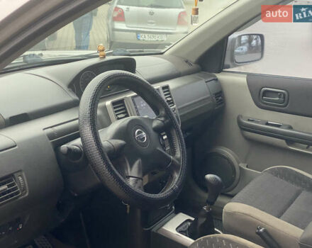 Серый Ниссан ИксТрейл, объемом двигателя 2 л и пробегом 246 тыс. км за 4499 $, фото 18 на Automoto.ua