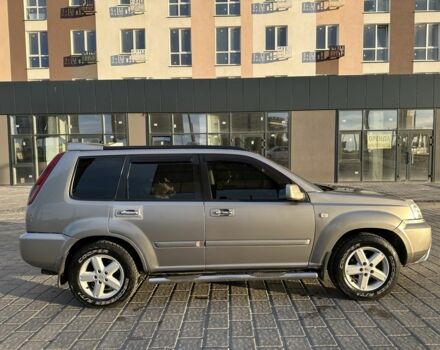 Серый Ниссан ИксТрейл, объемом двигателя 2 л и пробегом 160 тыс. км за 7000 $, фото 3 на Automoto.ua