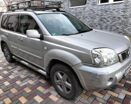 Серый Ниссан ИксТрейл, объемом двигателя 2.2 л и пробегом 309 тыс. км за 3700 $, фото 2 на Automoto.ua