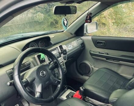 Серый Ниссан ИксТрейл, объемом двигателя 2.2 л и пробегом 298 тыс. км за 3300 $, фото 7 на Automoto.ua