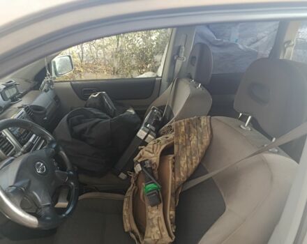 Серый Ниссан ИксТрейл, объемом двигателя 2.2 л и пробегом 230 тыс. км за 3000 $, фото 4 на Automoto.ua