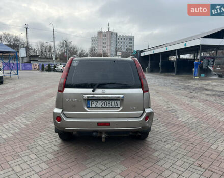 Сірий Ніссан ІксТрейл, об'ємом двигуна 2.2 л та пробігом 280 тис. км за 4100 $, фото 3 на Automoto.ua