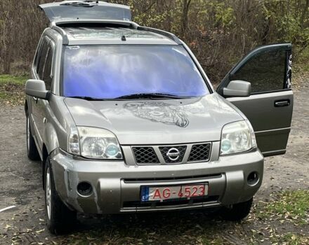 Серый Ниссан ИксТрейл, объемом двигателя 2.2 л и пробегом 298 тыс. км за 3300 $, фото 1 на Automoto.ua