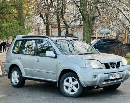 Серый Ниссан ИксТрейл, объемом двигателя 2.2 л и пробегом 100 тыс. км за 3450 $, фото 2 на Automoto.ua
