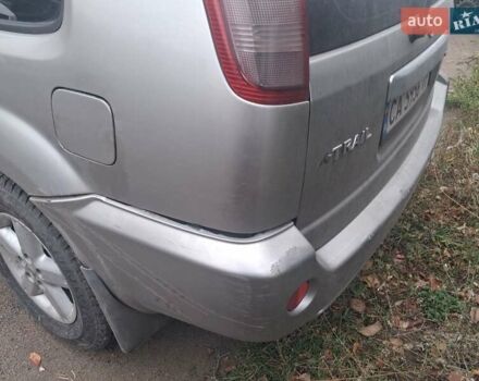 Серый Ниссан ИксТрейл, объемом двигателя 2.18 л и пробегом 273 тыс. км за 5800 $, фото 5 на Automoto.ua