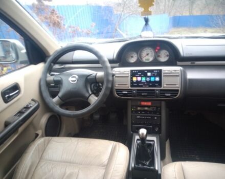 Серый Ниссан ИксТрейл, объемом двигателя 2 л и пробегом 242 тыс. км за 3300 $, фото 5 на Automoto.ua