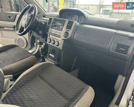 Сірий Ніссан ІксТрейл, об'ємом двигуна 2.18 л та пробігом 247 тис. км за 6800 $, фото 7 на Automoto.ua