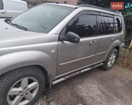 Серый Ниссан ИксТрейл, объемом двигателя 2.18 л и пробегом 273 тыс. км за 5800 $, фото 3 на Automoto.ua