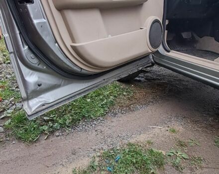 Серый Ниссан ИксТрейл, объемом двигателя 2 л и пробегом 290 тыс. км за 4950 $, фото 9 на Automoto.ua