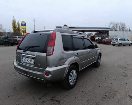 Серый Ниссан ИксТрейл, объемом двигателя 2.2 л и пробегом 333 тыс. км за 2500 $, фото 7 на Automoto.ua