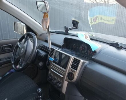 Серый Ниссан ИксТрейл, объемом двигателя 2.2 л и пробегом 340 тыс. км за 6000 $, фото 1 на Automoto.ua