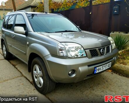 Сірий Ніссан ІксТрейл, об'ємом двигуна 2.2 л та пробігом 240 тис. км за 6700 $, фото 2 на Automoto.ua