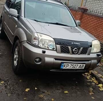 Серый Ниссан ИксТрейл, объемом двигателя 2.2 л и пробегом 230 тыс. км за 3300 $, фото 9 на Automoto.ua