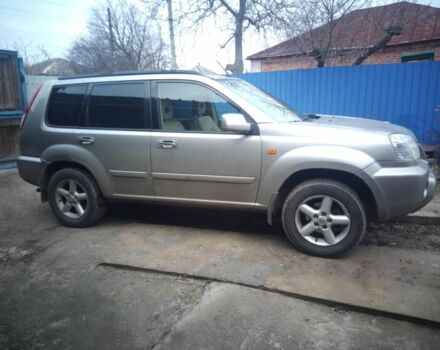 Серый Ниссан ИксТрейл, объемом двигателя 2 л и пробегом 242 тыс. км за 3300 $, фото 1 на Automoto.ua