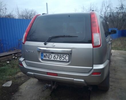 Серый Ниссан ИксТрейл, объемом двигателя 2 л и пробегом 242 тыс. км за 3300 $, фото 3 на Automoto.ua