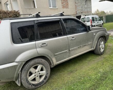 Серый Ниссан ИксТрейл, объемом двигателя 2.5 л и пробегом 299 тыс. км за 4600 $, фото 7 на Automoto.ua