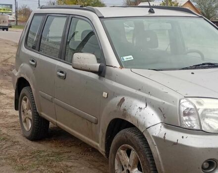 Серый Ниссан ИксТрейл, объемом двигателя 2.2 л и пробегом 111 тыс. км за 3200 $, фото 2 на Automoto.ua