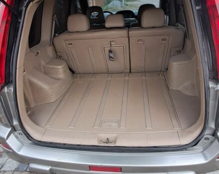 Серый Ниссан ИксТрейл, объемом двигателя 2 л и пробегом 290 тыс. км за 4950 $, фото 5 на Automoto.ua