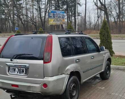 Серый Ниссан ИксТрейл, объемом двигателя 2.2 л и пробегом 327 тыс. км за 3077 $, фото 4 на Automoto.ua