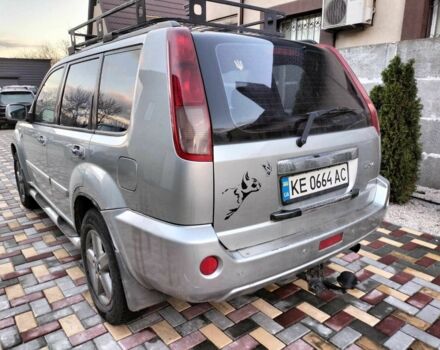 Серый Ниссан ИксТрейл, объемом двигателя 2.2 л и пробегом 309 тыс. км за 3700 $, фото 3 на Automoto.ua