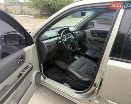 Серый Ниссан ИксТрейл, объемом двигателя 2.5 л и пробегом 265 тыс. км за 6000 $, фото 10 на Automoto.ua