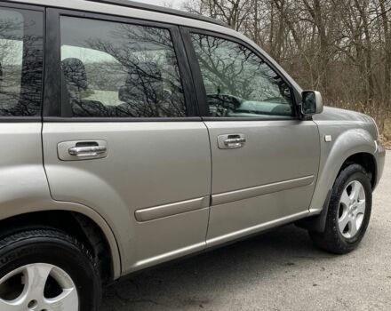 Серый Ниссан ИксТрейл, объемом двигателя 2.2 л и пробегом 290 тыс. км за 3750 $, фото 9 на Automoto.ua