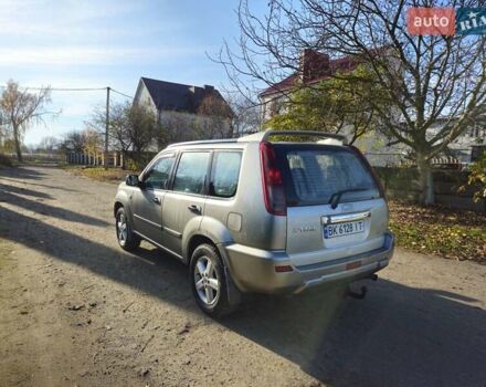 Серый Ниссан ИксТрейл, объемом двигателя 2.2 л и пробегом 230 тыс. км за 3650 $, фото 5 на Automoto.ua