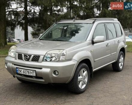 Серый Ниссан ИксТрейл, объемом двигателя 2.18 л и пробегом 280 тыс. км за 5850 $, фото 2 на Automoto.ua