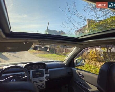 Серый Ниссан ИксТрейл, объемом двигателя 2.2 л и пробегом 230 тыс. км за 3650 $, фото 2 на Automoto.ua