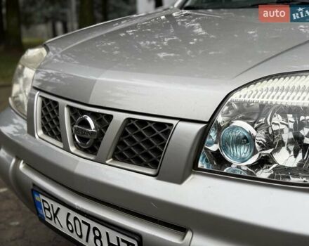 Серый Ниссан ИксТрейл, объемом двигателя 2.18 л и пробегом 280 тыс. км за 5850 $, фото 5 на Automoto.ua