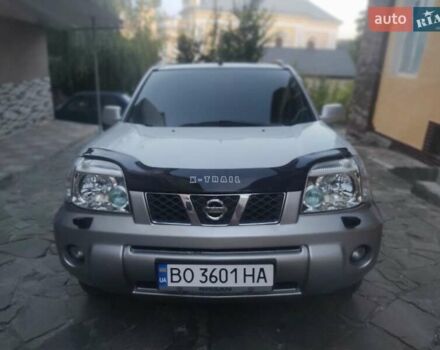 Серый Ниссан ИксТрейл, объемом двигателя 2.5 л и пробегом 225 тыс. км за 5900 $, фото 1 на Automoto.ua