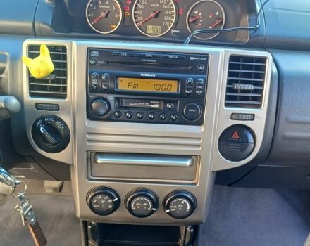 Сірий Ніссан ІксТрейл, об'ємом двигуна 2.2 л та пробігом 313 тис. км за 4500 $, фото 3 на Automoto.ua