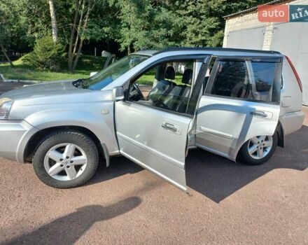 Серый Ниссан ИксТрейл, объемом двигателя 2.18 л и пробегом 300 тыс. км за 5500 $, фото 11 на Automoto.ua