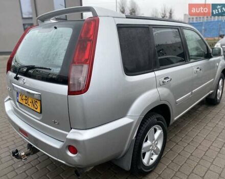 Серый Ниссан ИксТрейл, объемом двигателя 2.2 л и пробегом 272 тыс. км за 4500 $, фото 3 на Automoto.ua