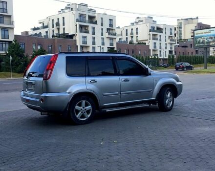 Серый Ниссан ИксТрейл, объемом двигателя 2.5 л и пробегом 220 тыс. км за 5555 $, фото 7 на Automoto.ua